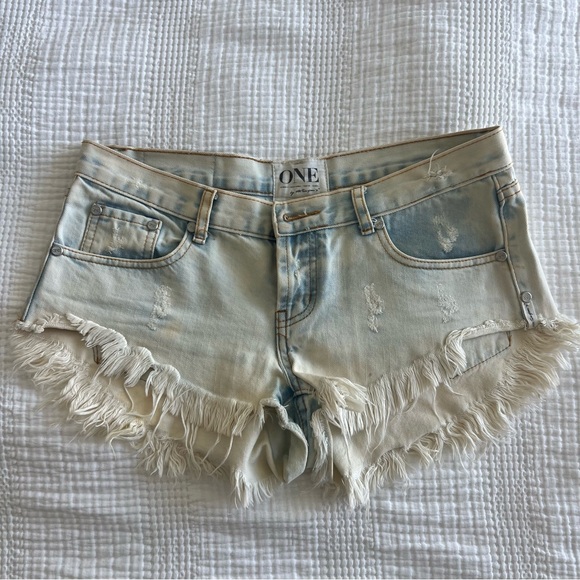 2010s denim shorts in low-rise/mid-rise fit - Picture 4 of 5
